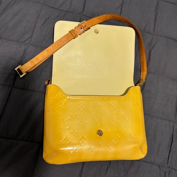 Louis Vuitton Vernis Thompson Monogram Yellow Patent Leather Street Bag 1999 - Picture 10 of 16